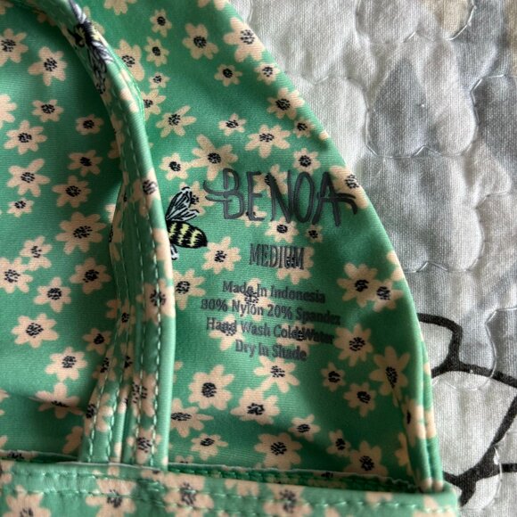 NWOT Benoa Bee Top - Medium - Picture 3 of 3